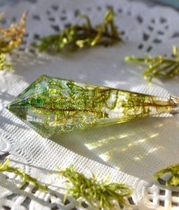 Moss fairy necklace pendant Green crystal Resin jewelry Forest Terrarium, her gift for friend, pressed flower Botanic Nature lover gift mom